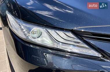 Седан Toyota Camry 2023 в 