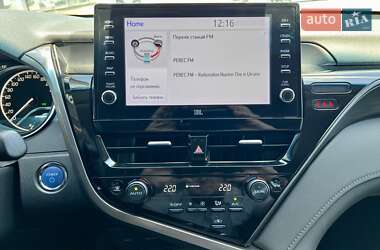 Седан Toyota Camry 2023 в 