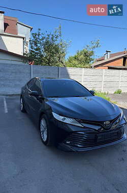 Седан Toyota Camry 2018 в Виннице