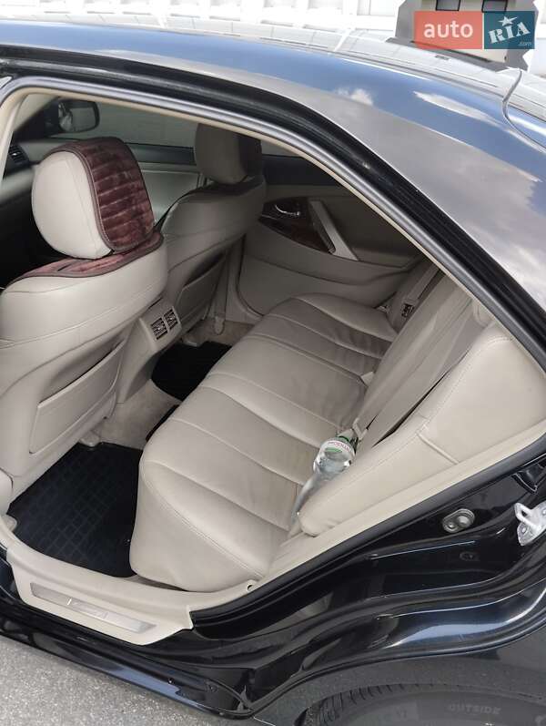 Седан Toyota Camry 2008 в Днепре