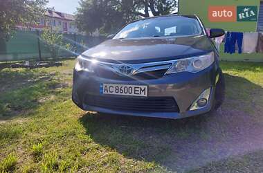 Седан Toyota Camry 2013 в 