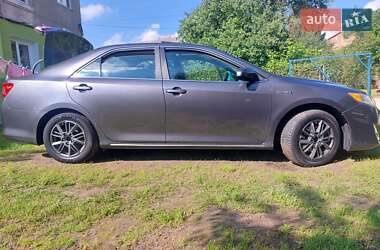 Седан Toyota Camry 2013 в 