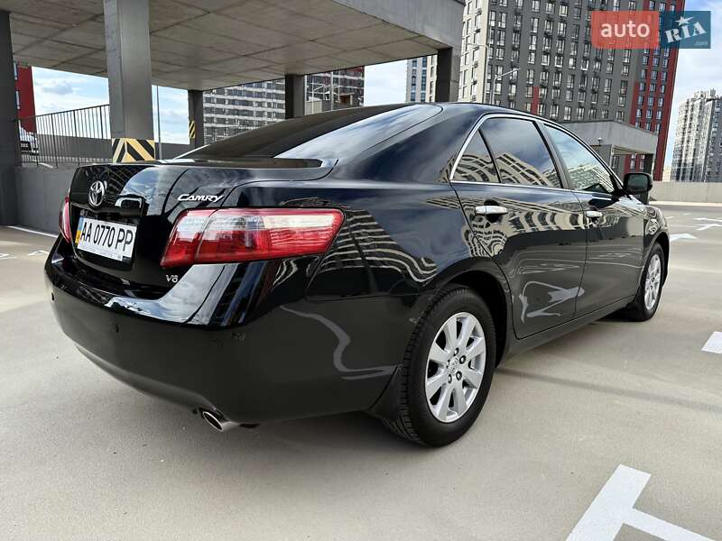 Седан Toyota Camry 2009 в Киеве