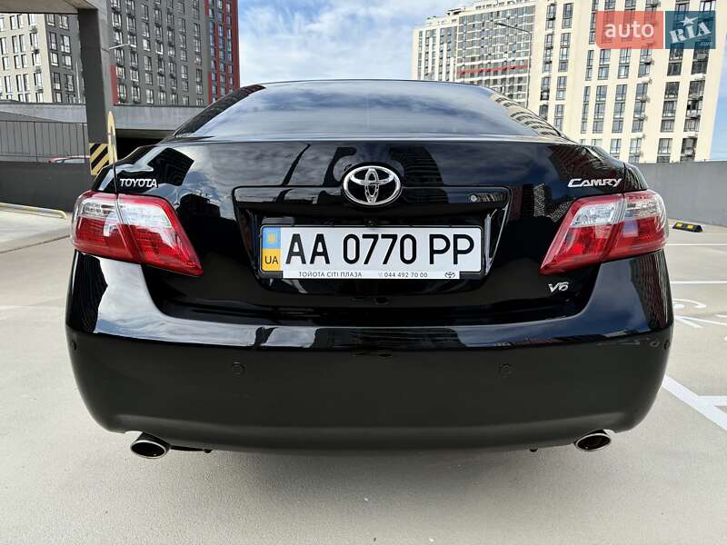 Седан Toyota Camry 2009 в Киеве