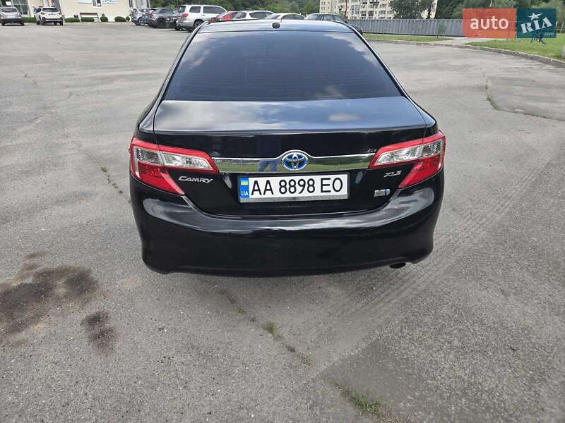 Седан Toyota Camry 2012 в Києві