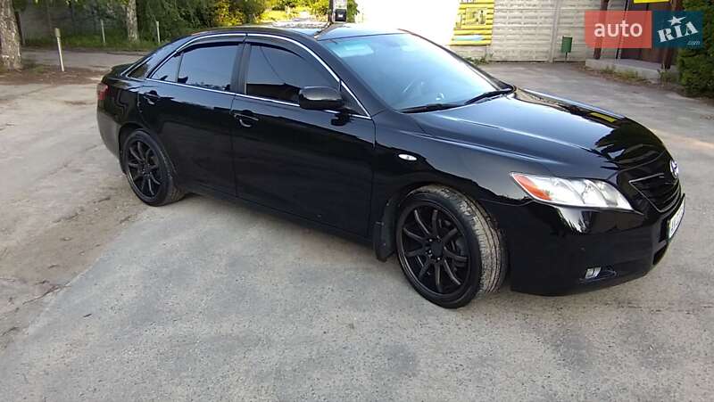 Седан Toyota Camry 2006 в Зміїві
