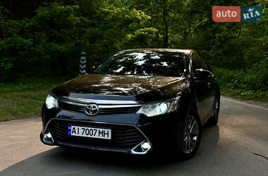 Седан Toyota Camry 2016 в Києві