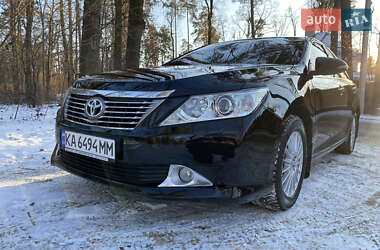 Седан Toyota Camry 2012 в Киеве