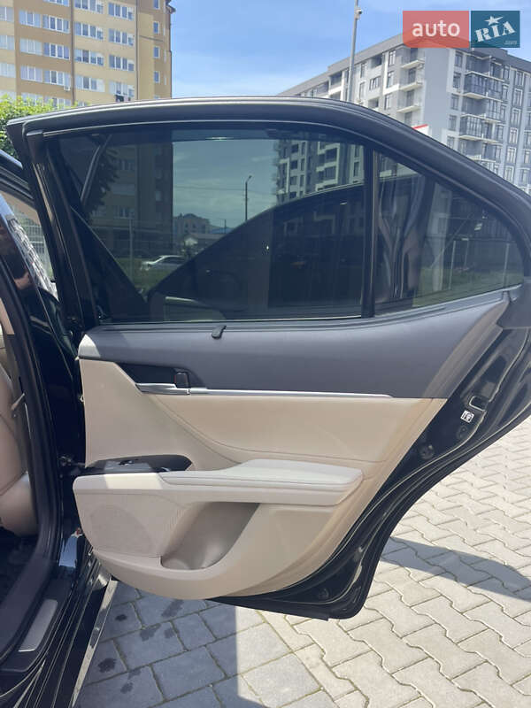 Седан Toyota Camry 2018 в Ивано-Франковске