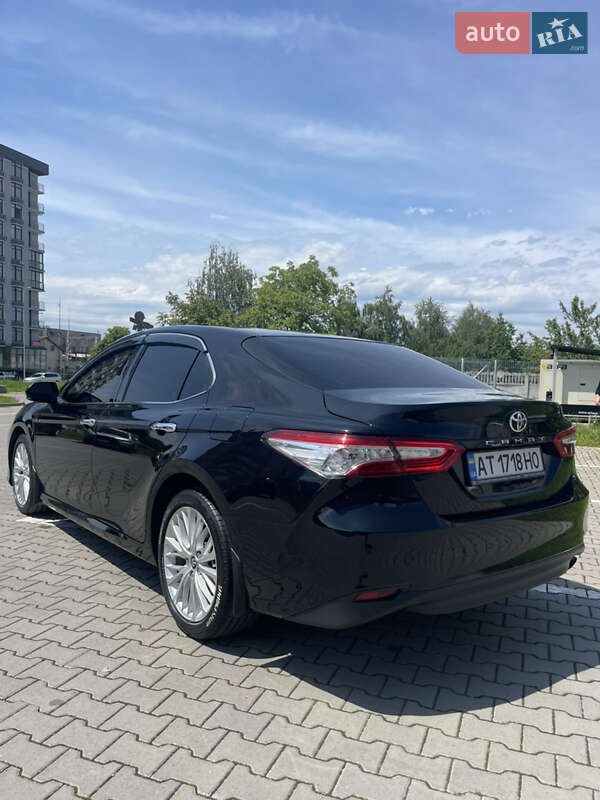 Седан Toyota Camry 2018 в Ивано-Франковске