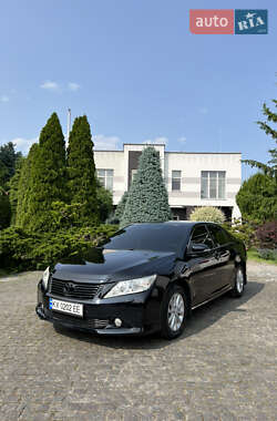 Седан Toyota Camry 2012 в Харкові