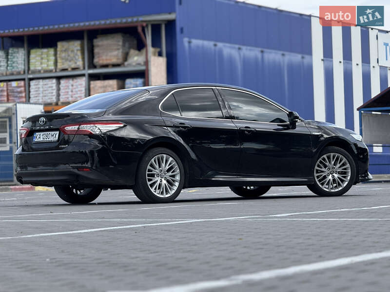 Седан Toyota Camry 2020 в Коломиї