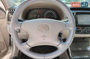 Седан Toyota Camry 2005 в 