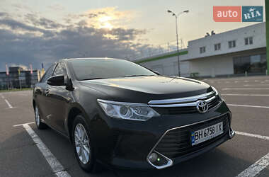 Седан Toyota Camry 2015 в 