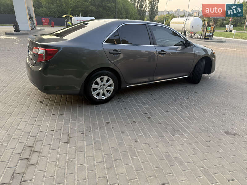 Седан Toyota Camry 2014 в Харкові