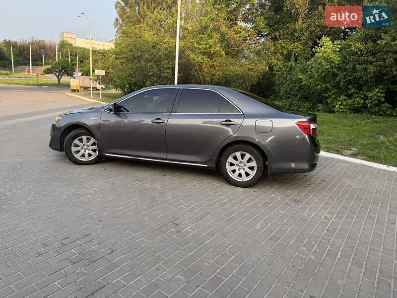 Седан Toyota Camry 2014 в Харкові