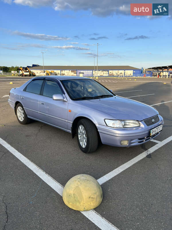 Седан Toyota Camry 1996 в Одессе