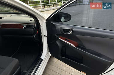 Седан Toyota Camry 2013 в 