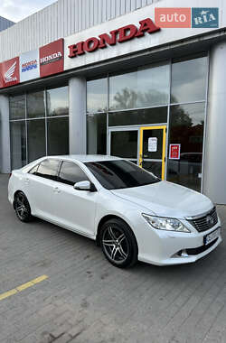 Седан Toyota Camry 2013 в 