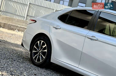 Седан Toyota Camry 2017 в 