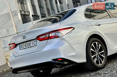 Седан Toyota Camry 2017 в 