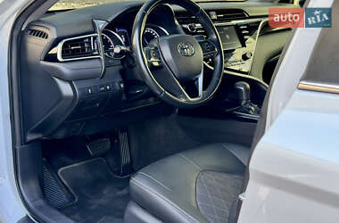 Седан Toyota Camry 2017 в 
