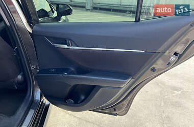 Седан Toyota Camry 2019 в 
