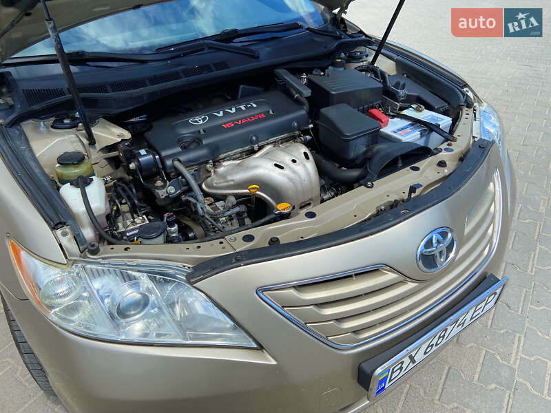 Седан Toyota Camry 2008 в Хмельницькому