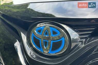 Седан Toyota Camry 2019 в Тернополі