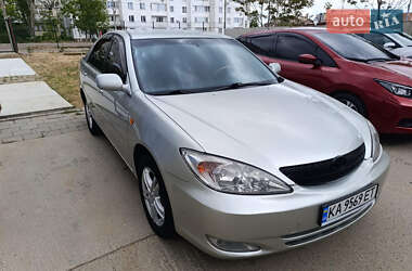 Седан Toyota Camry 2004 в 