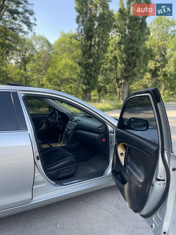 Седан Toyota Camry 2007 в Павлограде