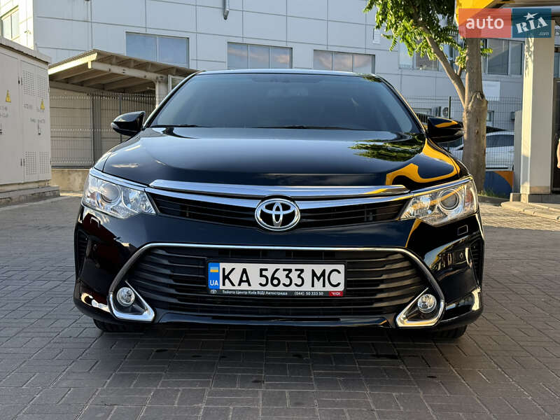 Седан Toyota Camry 2017 в 