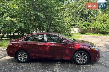 Седан Toyota Camry 2017 в Чернигове