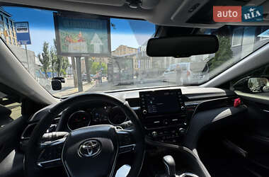 Седан Toyota Camry 2021 в 