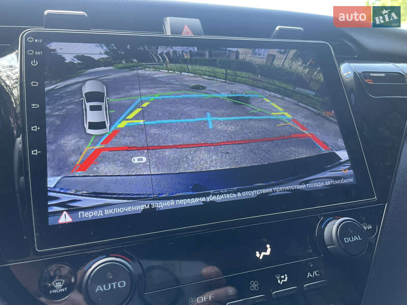 Седан Toyota Camry 2018 в Кропивницькому