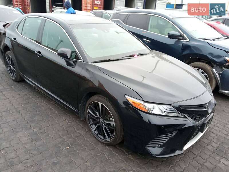 Седан Toyota Camry 2018 в Великій Михайлівці