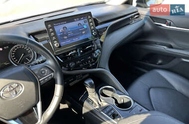 Седан Toyota Camry 2021 в 