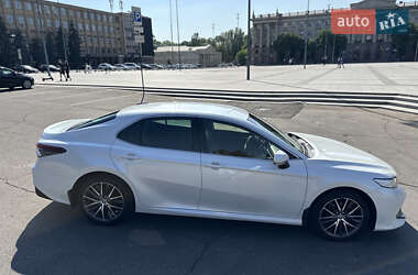 Седан Toyota Camry 2021 в 