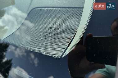 Седан Toyota Camry 2021 в 