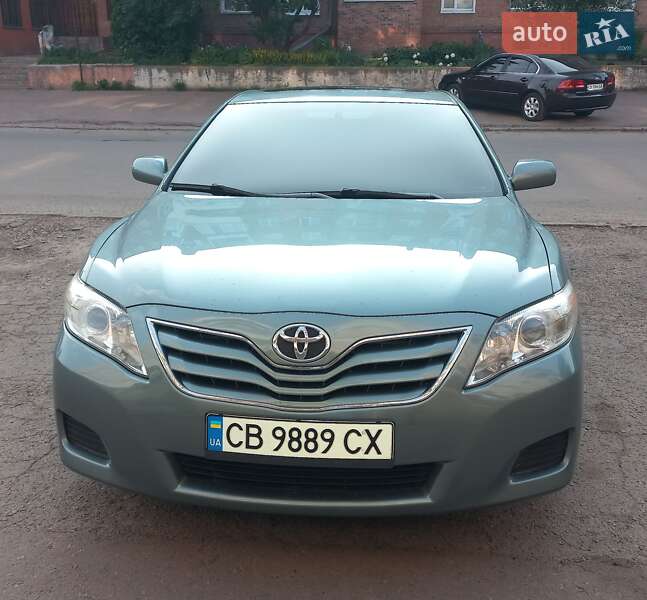 Седан Toyota Camry 2011 в Прилуках
