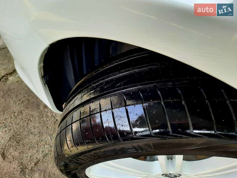 Седан Toyota Camry 2015 в Кременчуці