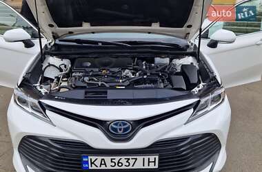 Седан Toyota Camry 2019 в 