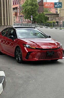 Седан Toyota Camry 2024 в 
