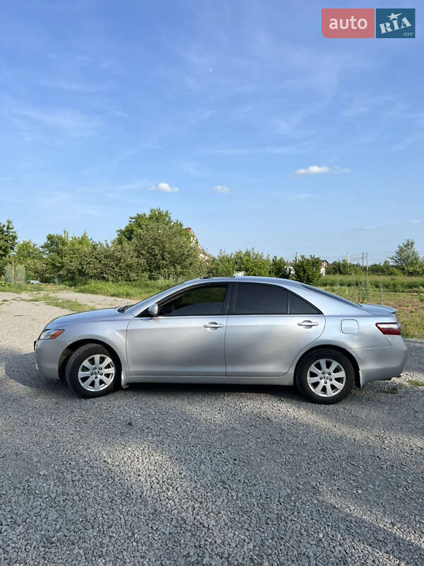 Седан Toyota Camry 2007 в Умани