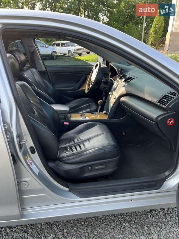 Седан Toyota Camry 2007 в Умани
