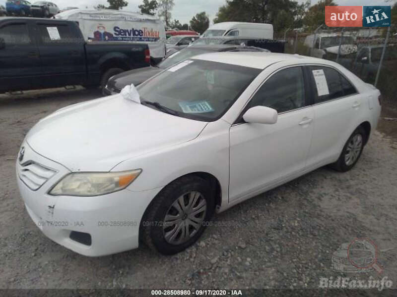 Седан Toyota Camry 2010 в Харькове