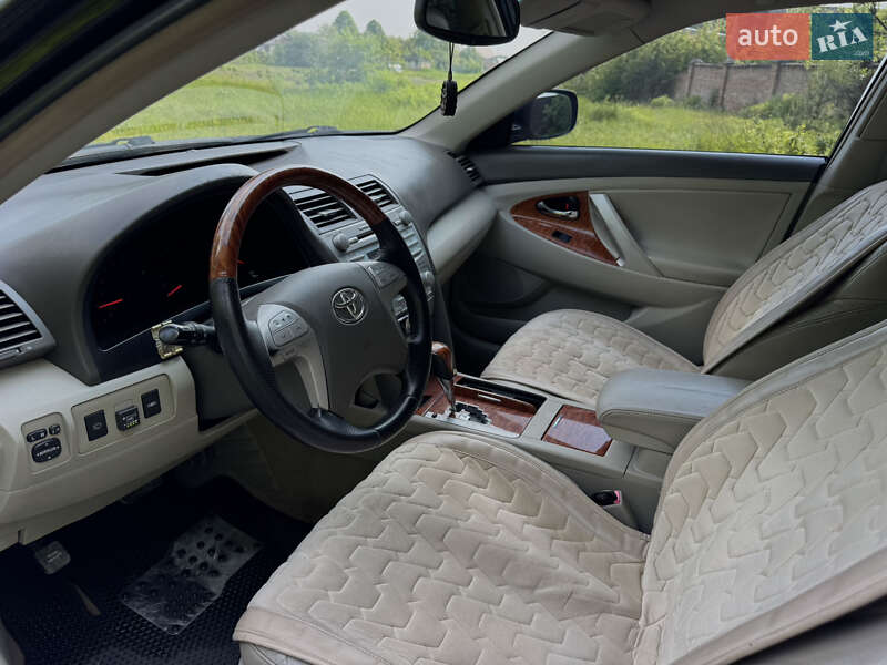 Седан Toyota Camry 2008 в Кременце