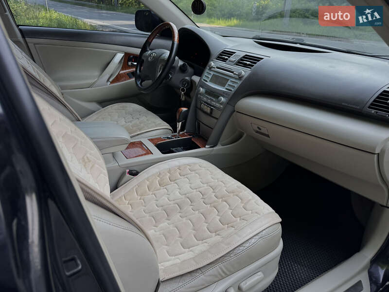 Седан Toyota Camry 2008 в Кременце