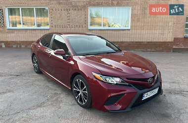 Седан Toyota Camry 2018 в Прилуках