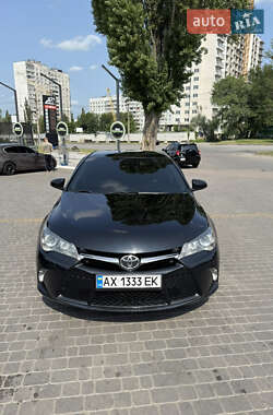 Седан Toyota Camry 2016 в Зміїві